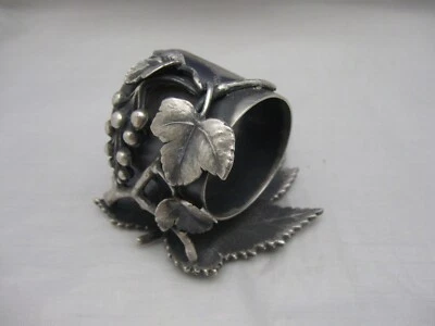ANILLO SERVILLETERO VICTORIANO DE METAL BLANCO DURO - STANDARD SILVER CO. LTD. TORONTO Foto 1 de 4