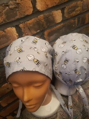 CHARLIE BROWN AND FRIEND.             GORRAS EXFOLIANTES QUIRÚRGICAS HECHAS A MANO     Foto 1 de 3