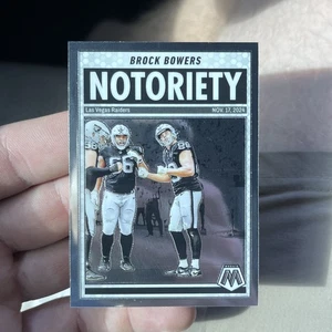 2025 Panini Mosaic #10 Brock Bowers Notoriety Mosaic - Bild 1 von 2