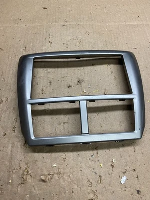 Subaru Impreza 2008 a 2011 tablero radio cubierta bisel ventilación central OEM U4677 DG Foto 1 de 4