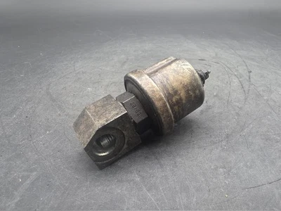 Transmisor de presión de aceite usado OEM 74-77 Porsche 911 930 91160611100 Foto 1 de 4