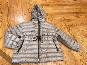 Burberry Women’s Down Puffy Lightweight Coat - Picture 1 of 7