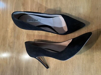 Tacones de gamuza negros con punta Giorgio Armani talla 37 1/2 7 EE. UU. Foto 1 de 4
