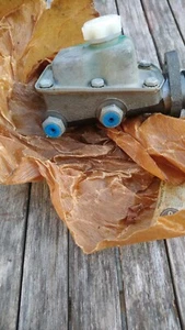 Triumph 2000 2.5 Mk1 Tandem brake master cylinder - Picture 1 of 4