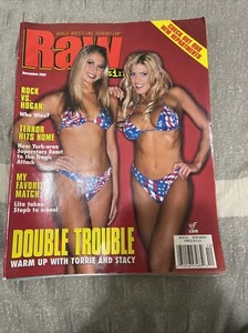 WWF WWE RAW Magazine December 2001 TORRIE WILSON / STACY KEIBLER Cover & Poster - Foto 1 di 4