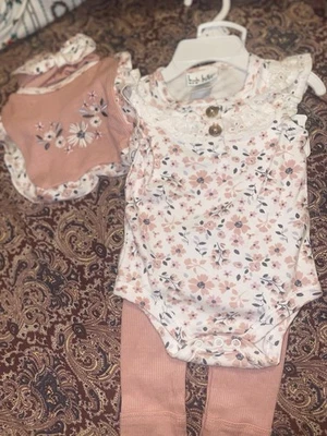 NUEVO CON ETIQUETAS Nicole Miller Bebé Niña 0-3 Meses Conjunto de 2 Piezas *Ver Descripción* Foto 1 de 4