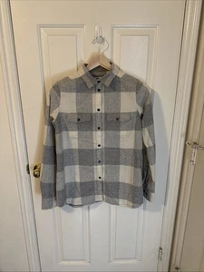 Women’s Fjallraven Canada Shirt Size M Long Sleeve Flannel Wool Blend Gorpcore - Picture 1 of 3