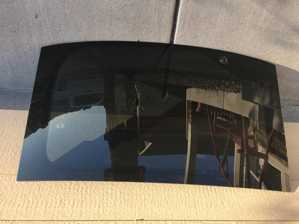 Cristal puerta trasera Toyota Prius 2004, 2005, 2006, 2007, 2008, 2009 Foto 1 de 1