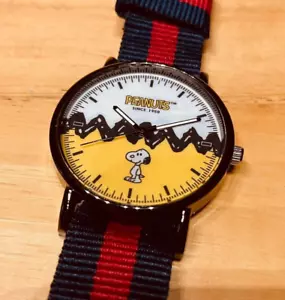 Snoopy Peanuts Damen/Herren Armbanduhr Quarzuhr mit Batterie **NEU+OVP** - Bild 1 von 4