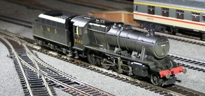 Hornby R2249 LMS 8F Class 2-8-0, 8042 in LMS Black Livery. Excellent+, boxed - Image 1 of 4