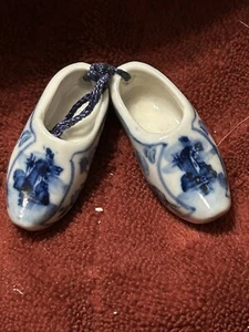 Vtg Pair Miniature Shoes Holland Delft Windmill Blue/White Dutch Clogs Ornaments - Picture 1 of 2