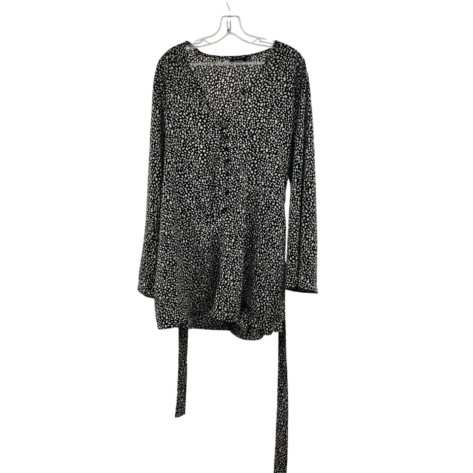 Romper feminino Boohoo manga longa sino gola V preto/branco tamanho 14 com cinto - Imagem 1 de 4