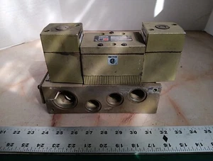 ROSS W7076A3332 SOLENOID VALVE W/ 478K91-A SUBPLATE NEW NEW NEW - Picture 1 of 8