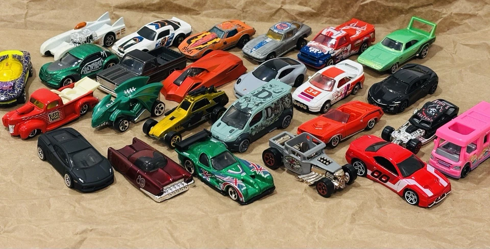 2 LB+ Hot Wheels Lot Of 25, Blackwalls, Mystery Models, Mostly Vintage - Image 1 of 4
