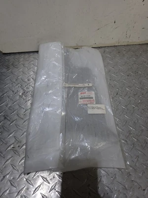 SUZUKI GSXR 600 750 2011-2026 NUEVO OEM FÁBRICA BAJO MONTAJE DE CARENADO TRASERO  Foto 1 de 3