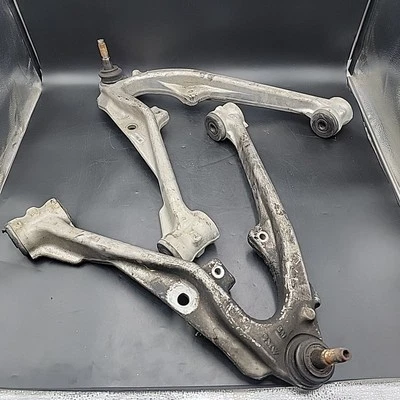 Brazos de control inferiores delanteros con rótulas para Chevrolet Silverado GMC Sierra 1500 Foto 1 de 4