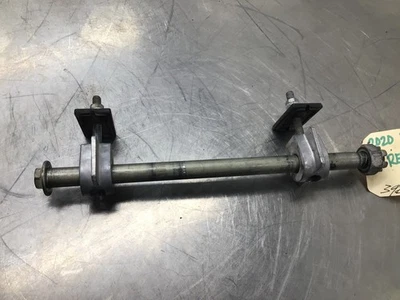 20 KAWASAKI VERSYS-X300 KLE 300 OEM EJE TRASERO LLANTA RUEDA TRASERA EJE PERNO PIVOTANTE Foto 1 de 4