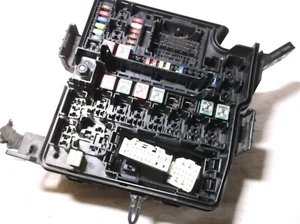 17-18 HYUNDAI SANTA FE 2.4L SPORT AWD  /ENGINE BAY FUSE/RELAY/BOX - Bild 1 von 5