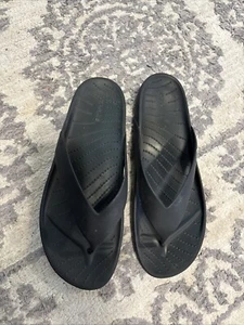 Women’s Crocs Size 9 Flip Flops Black Tote Games - Picture 1 of 6