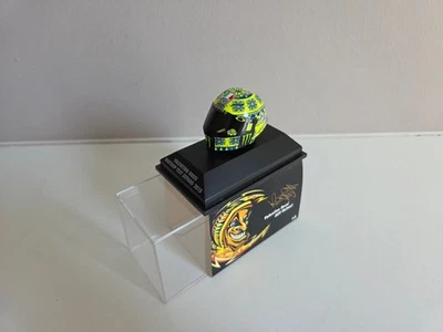 Capacete Minichamps 1/8 - V. Rossi - 2015 Sepang MotoGp Test - 398150076 - Imagem 1 de 4