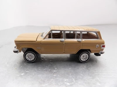1981 JEEP WAGONEER       2019 JOHNNY LIGHTNING TOW & GO SERIES   1:64 DIE-CAST - Image 1 of 4
