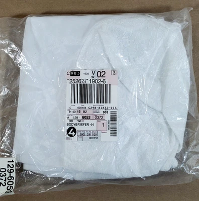 Bodybriefer vintage de encaje blanco talla 44DD NUEVO CON ETIQUETAS en paquete Foto 1 de 3
