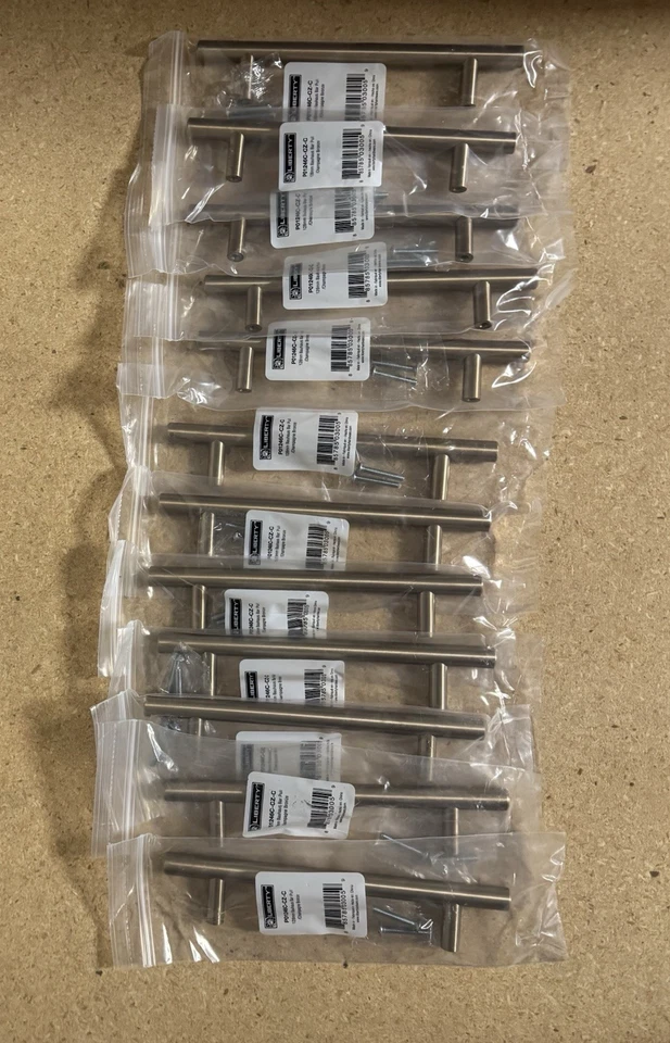 Paquete de 12 barras sólidas Liberty de 6-5/16 pulgadas Tiradores de gabinete de bronce champán P01246C-CZ-C Foto 1 de 4