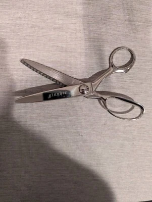 Gingher 7 1/2" Pinking Shears in Original Box Sewing Craft Quilting Scissors  - Image 1 of 4