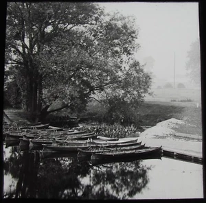 Glass Magic Lantern Slide ROWING BOATS ON A RIVER C1910 OLD PHOTO - Picture 1 of 2