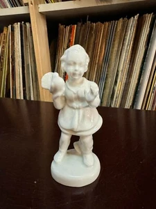 Porzellanfigur Mädchen mit Taube / Vogel 🕊️ - Bild 1 von 6