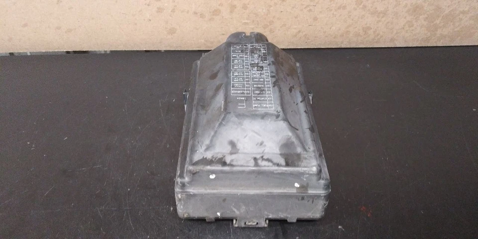 10 11 12 13 INFINITI G37 SEDAN ENGINE COMPARTMENT FUSE BOX OEM 284B9-JK000 - Imagem 1 de 4