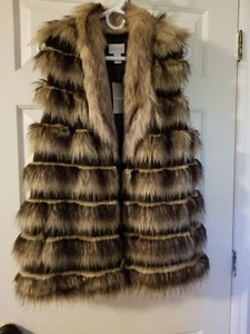 CHICO'S FAUX FUR VEST SIZE M - Picture 1 of 3