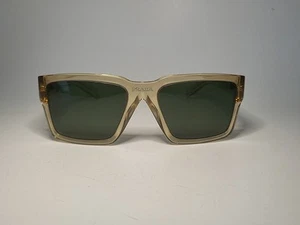 Prada Sonnenbrille PR09YS 01N1I0 56 mm bernsteinfarbene Kristalle/dunkelgrüne Gläser - Bild 1 von 10