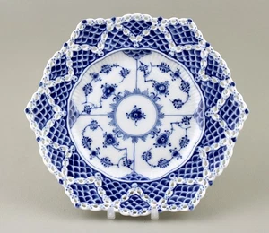 ROYAL COPENHAGEN BLUE FLUTED FULL LACE DOUBLE BORDER 21CM PLATE 1094 1ST MINT! - Picture 1 of 8
