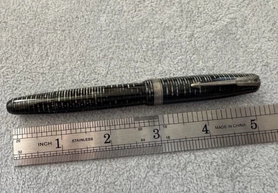 PLUMA ESTILOGRÁFICA PARKER VACUMATIC VINTAGE totalmente funcional Foto 1 de 4