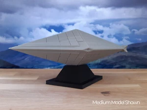 Calvine UFO Fotomodell - Retro/Sci Fi/Geek Geschenk/UFO Modell - 3D gedruckt - Bild 1 von 8