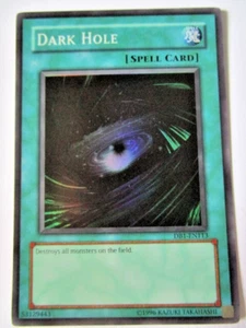 Yugioh! Dark Hole Db1-En113 ¡Súper Raro Ilimitado Casi Como Nuevo!! - Imagen 1 de 2