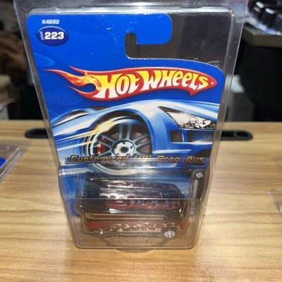 2006 Hot Wheels Mystery Car Volkswagen Drag Bus (cantos dobrados) com protetor - Imagem 1 de 2