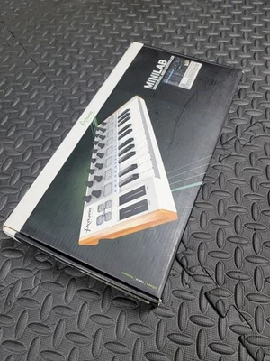 Teclado Controlador MIDI Universal Arturia MINILAB Foto 1 de 4