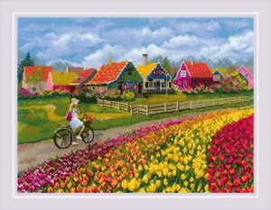 Riolis Counted Cross Stitch Kit Tulip Field R2148 - Picture 1 of 8