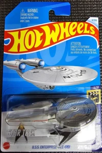 HOTWHEELS Screen Time 2024 Diecast Car 2/10 - STAR TREK USS Enterprise 1:64 - Picture 1 of 2