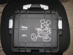 Orologio Invicta Disney Edizione Limitata Topolino 3 Slot Solo Custodia - Foto 1 di 7