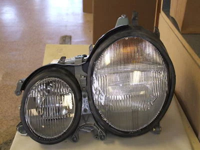 Левая фара Mercedes-Benz E320 2000-03 б/у от оригинального производителя - Изображение 1 из 2