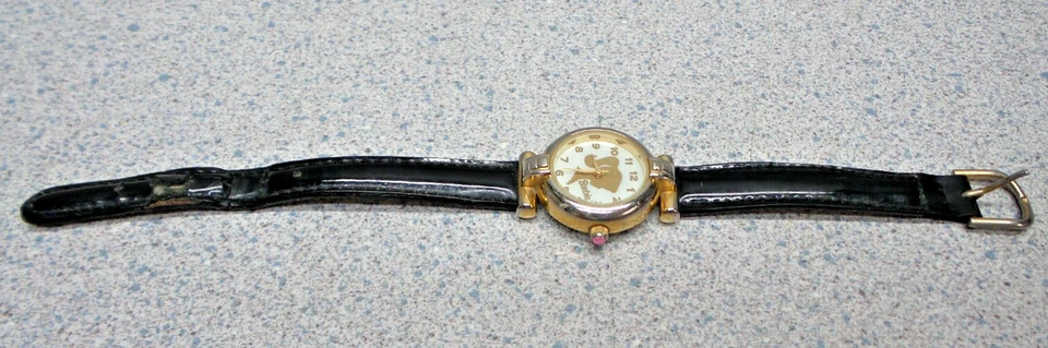 Reloj reliquia Barbie vintage charol negro, placa frontal de ópalo, 1995 CR. Japón Foto 1 de 4