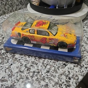 Winners Circle NASCAR ACTION #4 Mike Skinner Kodak gelb 8,5" Druckguss-Auto - Bild 1 von 5