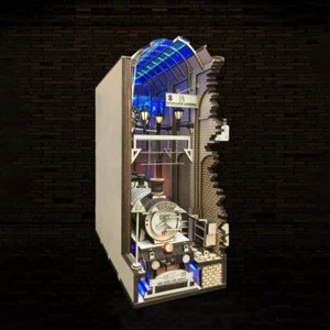 Alley Book Nook Platform 9(3/4) London Train - Book Shelf Insert - Bookcase Deco - Picture 1 of 10
