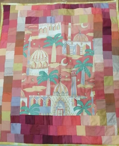 Edredón de bebé hecho a mano, edredón de cuadros con tema de noches árabes - Imagen 1 de 1