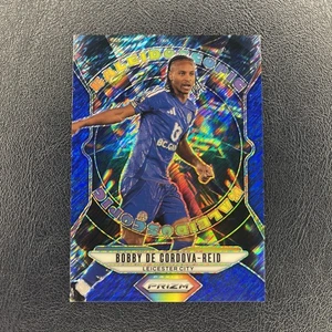 2024-25 Panini Prizm EPL Bobby De Cordova-Reid Kaleidoscopic Blue Shimmer /8 - Picture 1 of 2