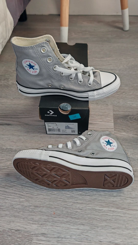 Converse Chuck Taylor Hi Dolphin Taille 36.5 Neuf avec boîte - Photo 1/4