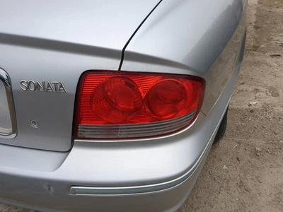 2002-2005 Hyundai Sonata Passenger Right Side Tail Light Taillight Oem HPN1N - Image 1 of 3